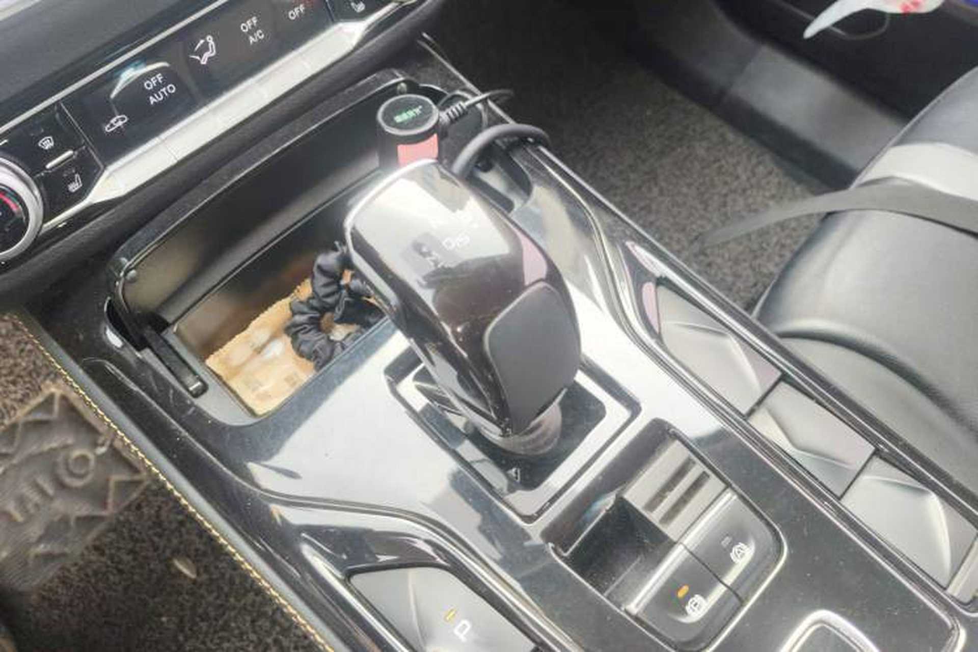 Used Bestune T77 2020 PRO 280 TID Automatic Luxury Model Gear Lever