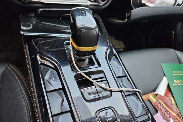 Used Bestune T77 2020 PRO 280 TID Automatic Luxury Model Gear Lever