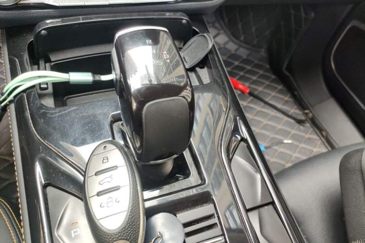 Used Bestune T77 2020 PRO 280 TID Automatic Luxury Model Gear Lever