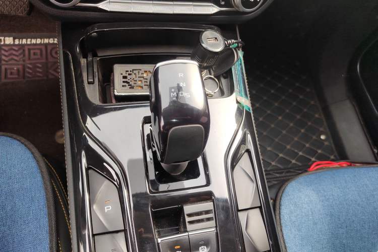 Used Bestune T77 2020 PRO 280 TID Automatic Luxury Model Gear Lever