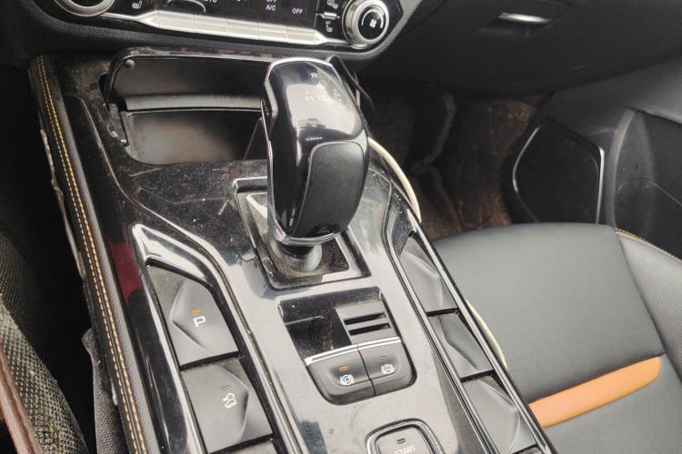 Used Bestune T77 2020 PRO 280 TID Automatic Luxury Model Gear Lever