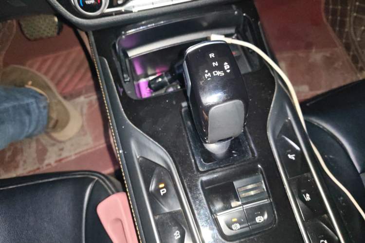 Used Bestune T77 2020 PRO 280 TID Automatic Prestige Model Gear Lever
