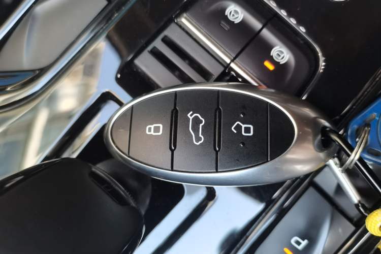 Used Bestune T77 2020 PRO 280 TID Automatic Luxury Model Interior 1