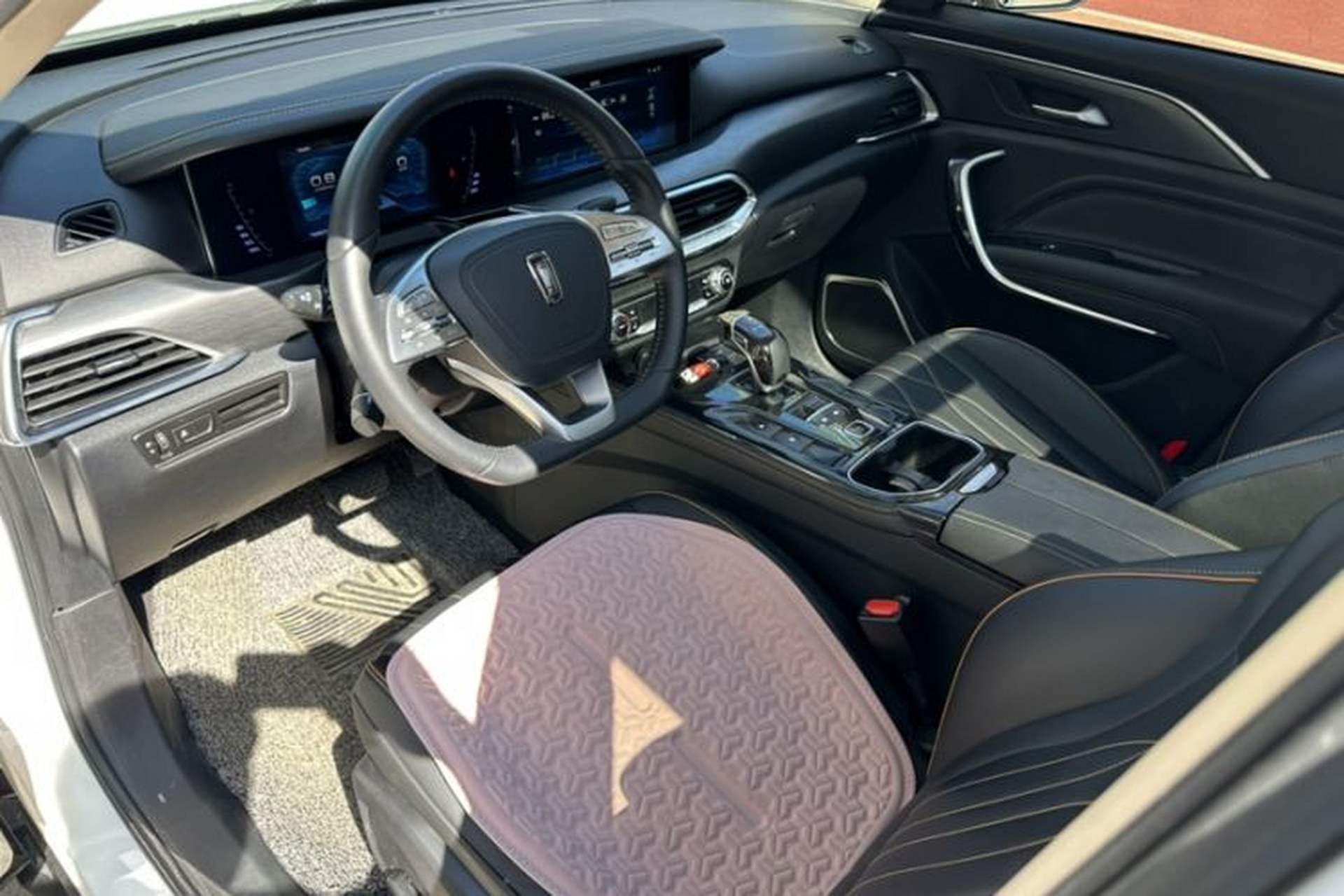 Used Bestune T77 2020 PRO 280 TID Automatic Luxury Model Interior 1