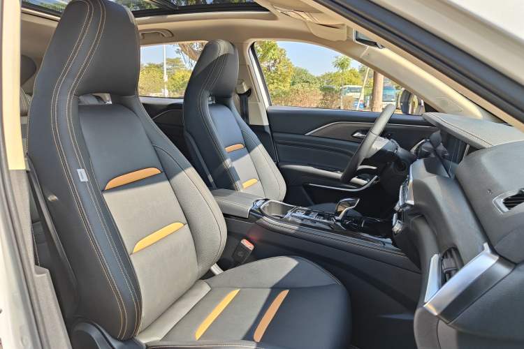 Used Bestune T77 2020 PRO 280 TID Automatic Luxury Model Interior 10