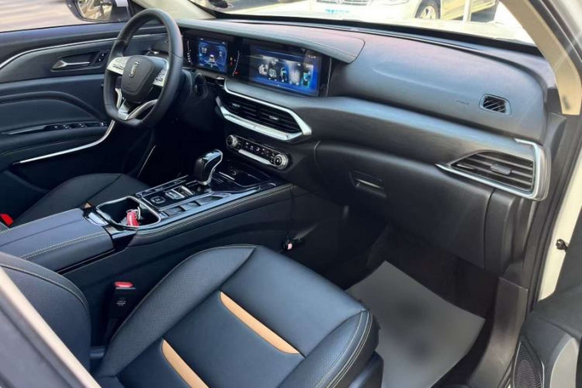 Used Bestune T77 2020 PRO 280 TID Automatic Luxury Model Interior 2