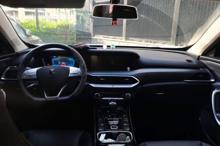 Used Bestune T77 2020 PRO 280 TID Automatic Luxury Model Interior 2