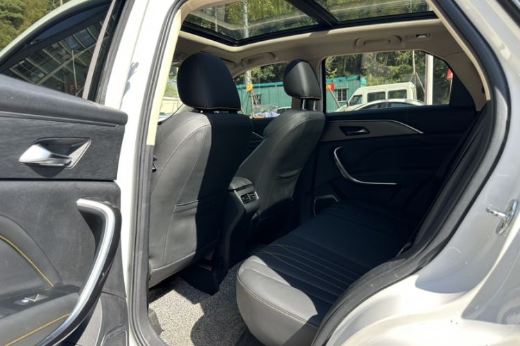 Used Bestune T77 2020 PRO 280 TID Automatic Luxury Model Interior 2