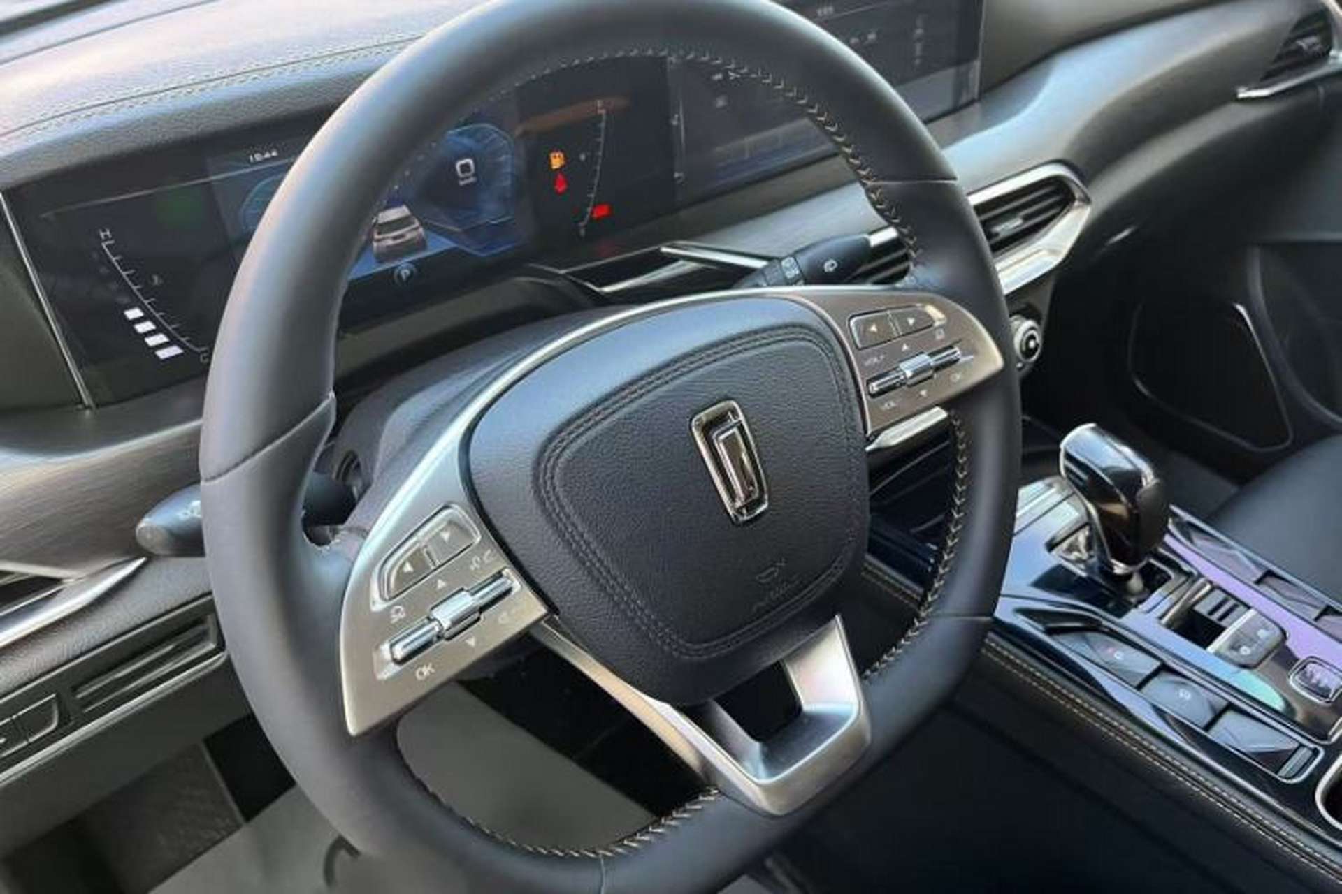 Used Bestune T77 2020 PRO 280 TID Automatic Luxury Model Interior 3