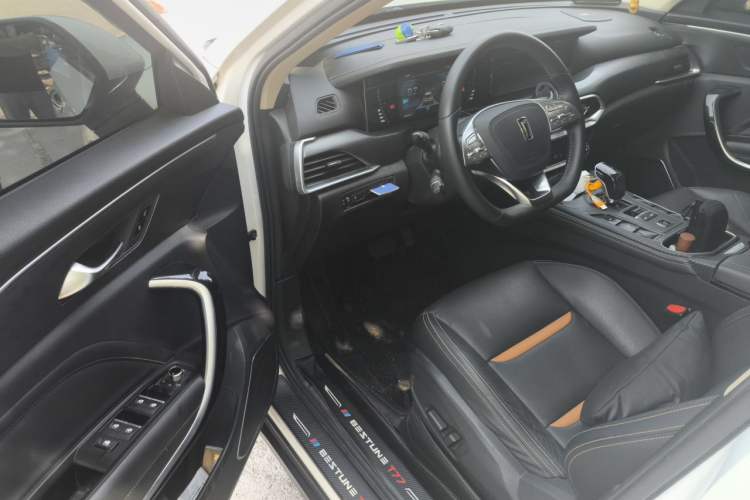Used Bestune T77 2020 PRO 280 TID Automatic Luxury Model Interior 3