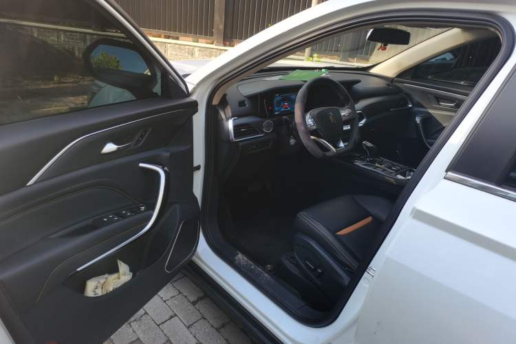 Used Bestune T77 2020 PRO 280 TID Automatic Luxury Model Interior 3