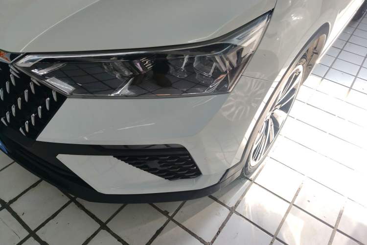 Used Bestune T77 2020 PRO 280 TID Automatic Prestige Model Left Front Headlight