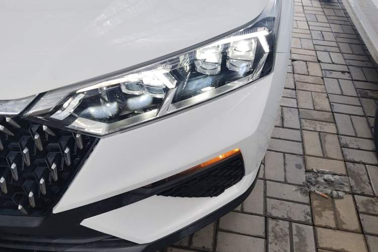 Used Bestune T77 2020 PRO 280 TID Automatic Luxury Model Left Front Headlight