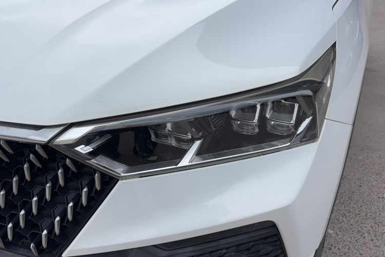Used Bestune T77 2020 PRO 280 TID Automatic Luxury Model Left Front Headlight