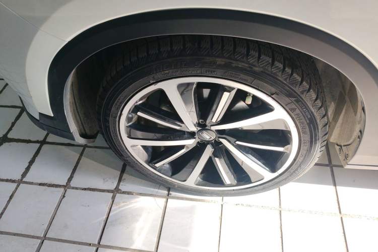 Used Bestune T77 2020 PRO 280 TID Automatic Prestige Model Left Front Wheel Hub