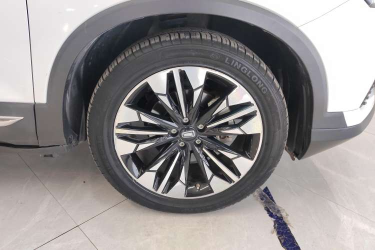 Used Bestune T77 2020 PRO 280 TID Automatic Luxury Model Left Front Wheel Hub
