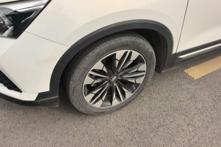 Used Bestune T77 2020 PRO 280 TID Automatic Luxury Model Left Front Wheel Hub