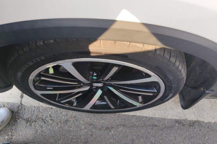 Used Bestune T77 2020 PRO 280 TID Automatic Prestige Model Left Front Wheel Hub