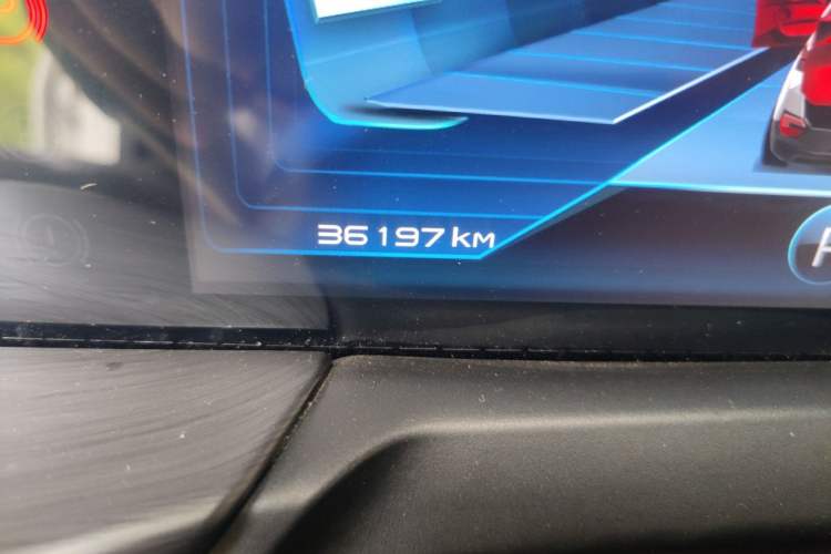 Used Bestune T77 2020 PRO 280 TID Automatic Luxury Model Odometer Close Up