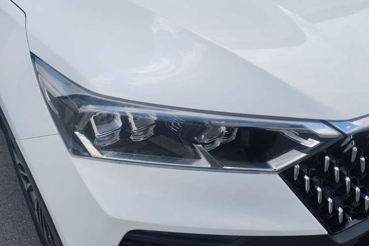 Used Bestune T77 2020 PRO 280 TID Automatic Luxury Model Right Front Headlight