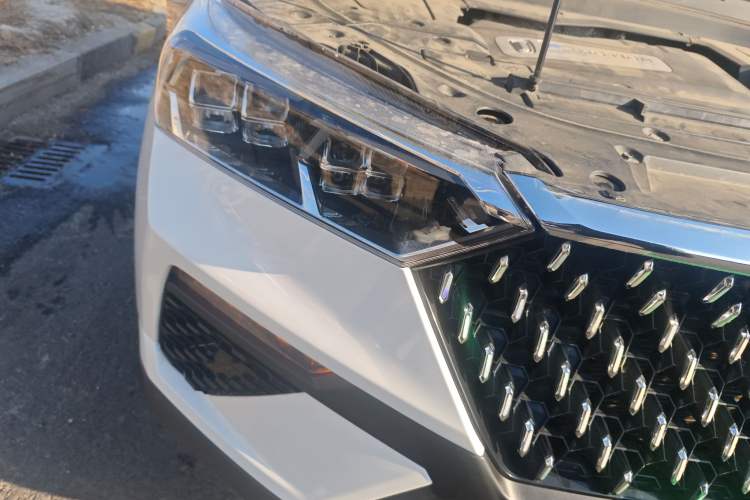 Used Bestune T77 2020 PRO 280 TID Automatic Prestige Model Right Front Headlight