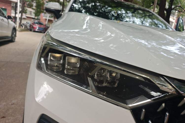 Used Bestune T77 2020 PRO 280 TID Automatic Luxury Model Right Front Headlight