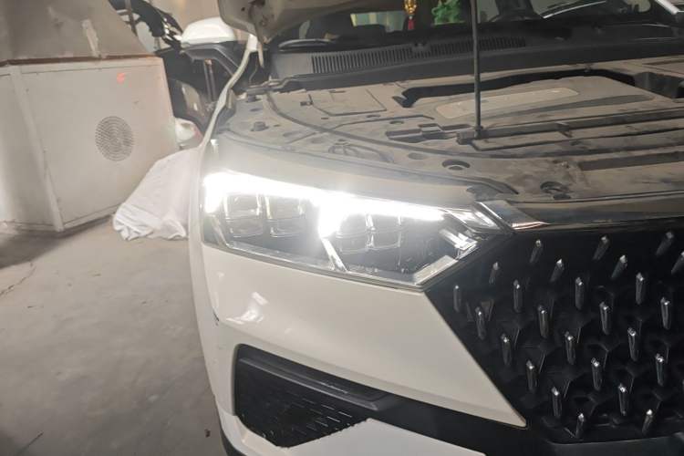 Used Bestune T77 2020 PRO 280 TID Automatic Prestige Model Right Front Headlight
