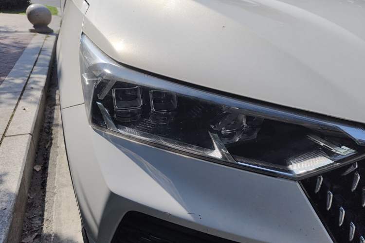 Used Bestune T77 2020 PRO 280 TID Automatic Luxury Model Right Front Headlight