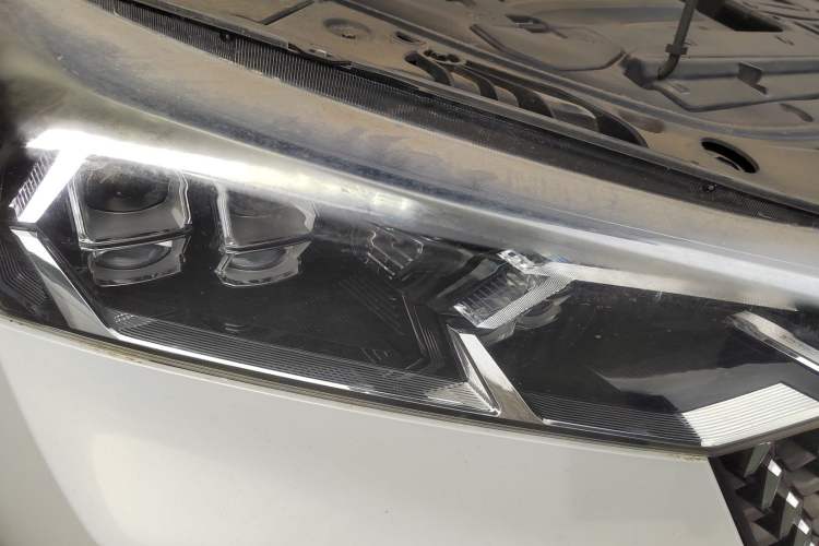 Used Bestune T77 2020 PRO 280 TID Automatic Luxury Model Right Front Headlight