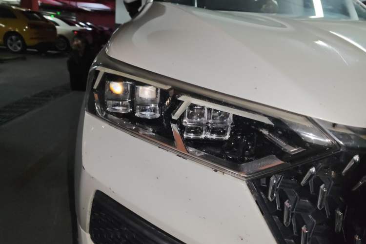 Used Bestune T77 2020 PRO 280 TID Automatic Luxury Model Right Front Headlight