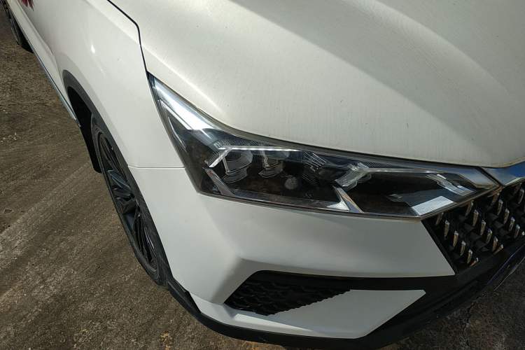 Used Bestune T77 2020 PRO 280 TID Automatic Luxury Model Right Front Headlight