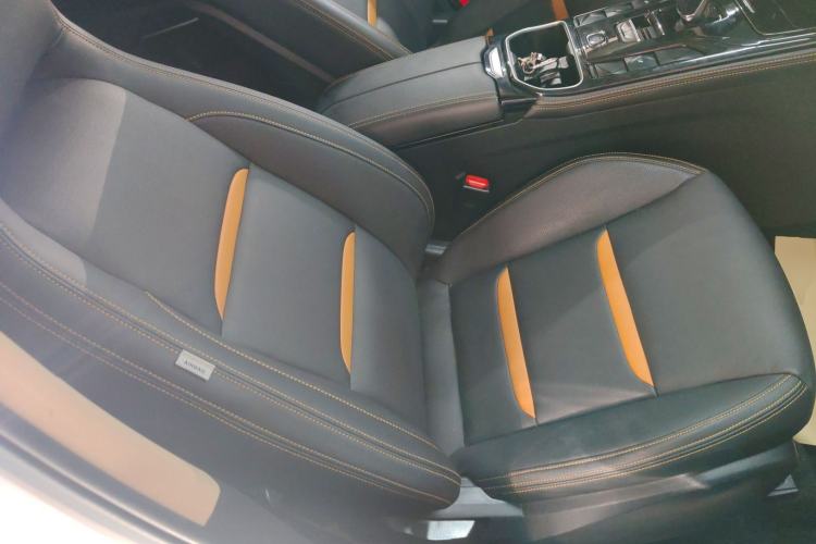 Used Bestune T77 2020 PRO 280 TID Automatic Prestige Model Right Front Seat
