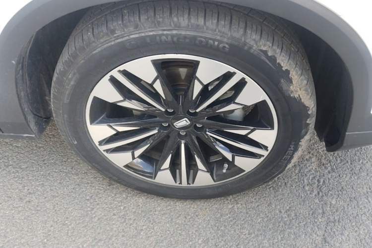 Used Bestune T77 2020 PRO 280 TID Automatic Luxury Model Right Front Wheel Hub