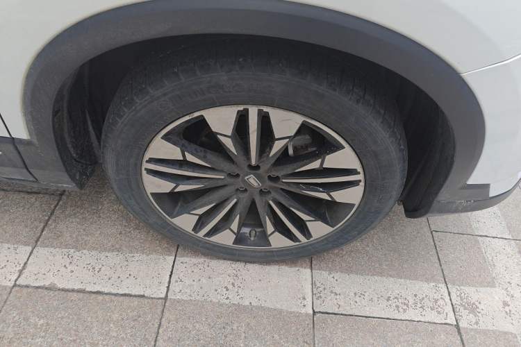 Used Bestune T77 2020 PRO 280 TID Automatic Luxury Model Right Front Wheel Hub