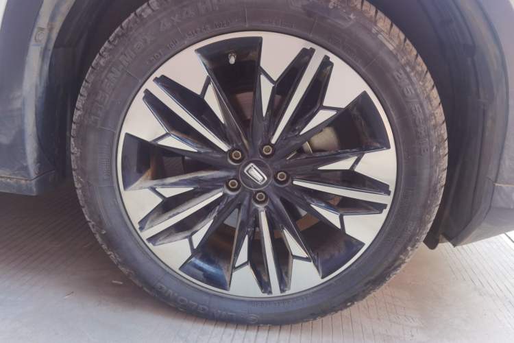 Used Bestune T77 2020 PRO 280 TID Automatic Luxury Model Right Front Wheel Hub