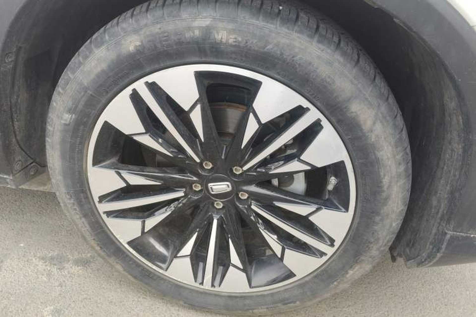 Used Bestune T77 2020 PRO 280 TID Automatic Luxury Model Right Front Wheel Hub