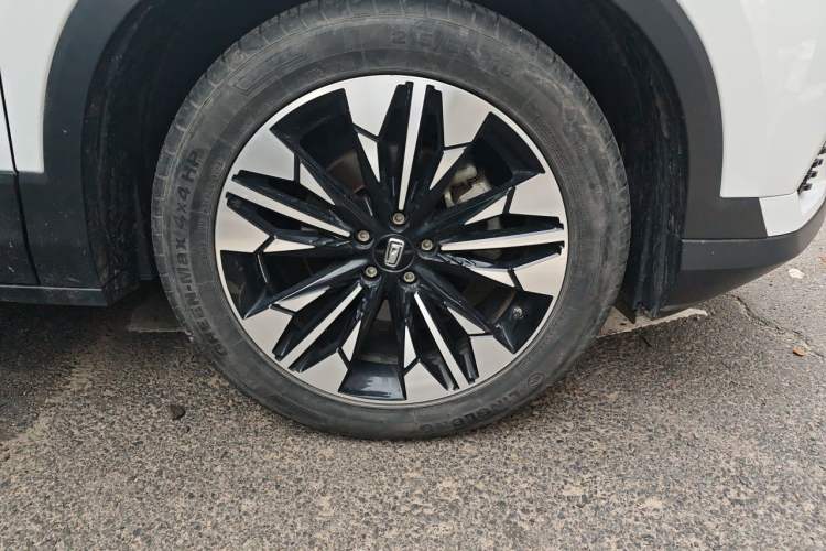 Used Bestune T77 2020 PRO 280 TID Automatic Luxury Model Right Front Wheel Hub