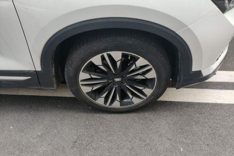Used Bestune T77 2020 PRO 280 TID Automatic Luxury Model Right Front Wheel Hub