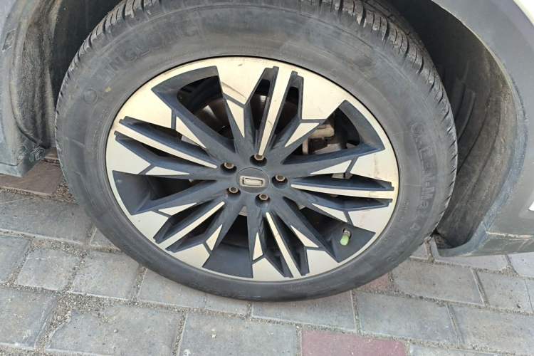 Used Bestune T77 2020 PRO 280 TID Automatic Luxury Model Right Front Wheel Hub