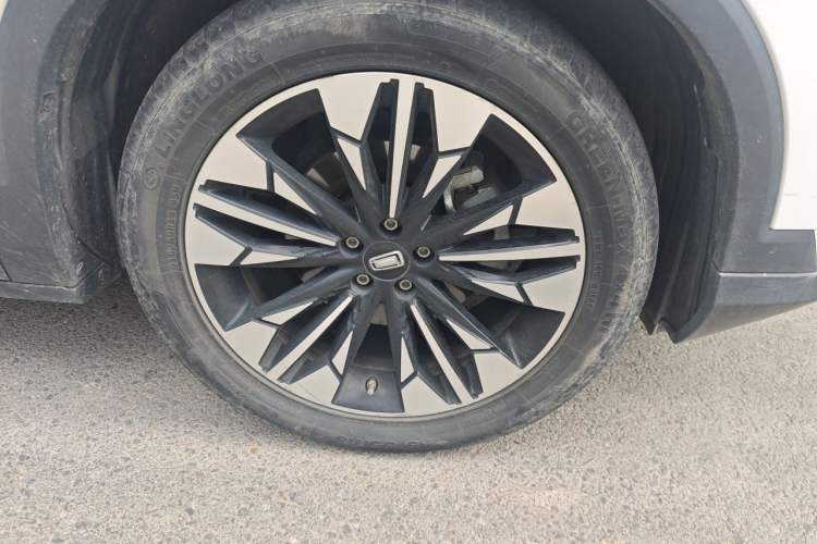 Used Bestune T77 2020 PRO 280 TID Automatic Luxury Model Right Front Wheel Hub