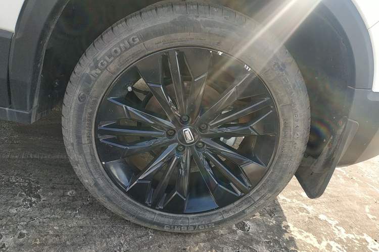 Used Bestune T77 2020 PRO 280 TID Automatic Luxury Model Right Front Wheel Hub