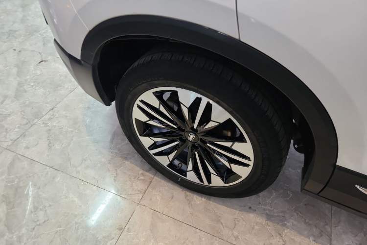 Used Bestune T77 2020 PRO 280 TID Automatic Luxury Model Right Rear Wheel Hub