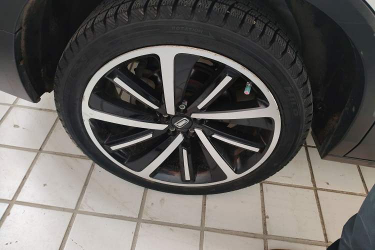 Used Bestune T77 2020 PRO 280 TID Automatic Prestige Model Right Rear Wheel Hub