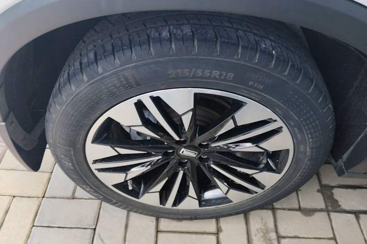 Used Bestune T77 2020 PRO 280 TID Automatic Luxury Model Right Rear Wheel Hub