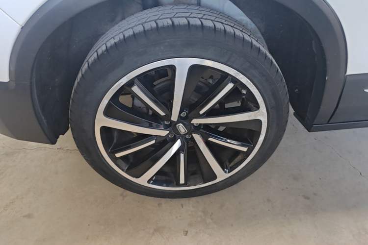 Used Bestune T77 2020 PRO 280 TID Automatic Prestige Model Right Rear Wheel Hub