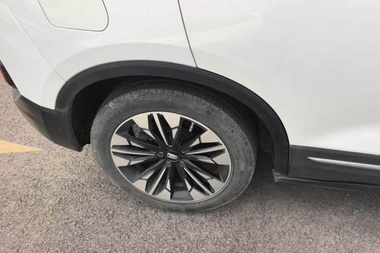 Used Bestune T77 2020 PRO 280 TID Automatic Luxury Model Right Rear Wheel Hub