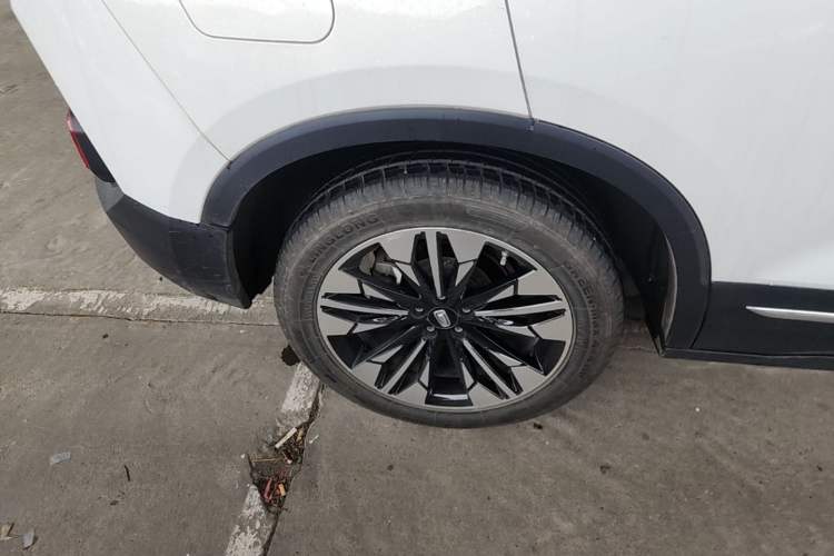 Used Bestune T77 2020 PRO 280 TID Automatic Luxury Model Right Rear Wheel Hub