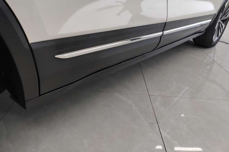 Used Bestune T77 2020 PRO 280 TID Automatic Luxury Model Right Side Sill