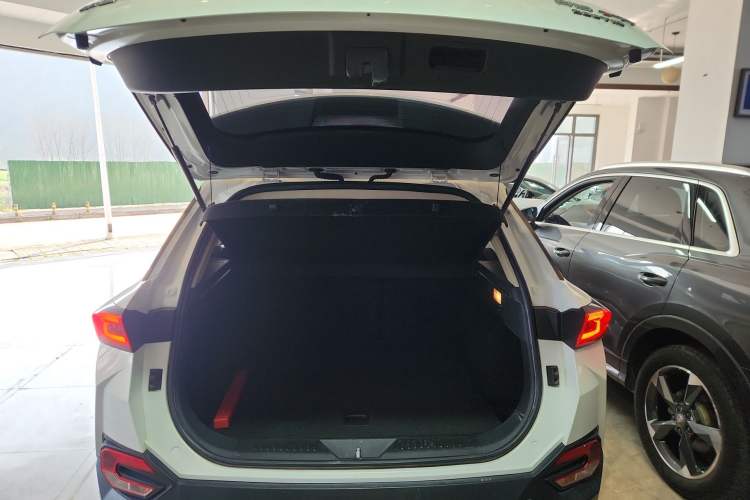 Used Bestune T77 2020 PRO 280 TID Automatic Luxury Model Trunk