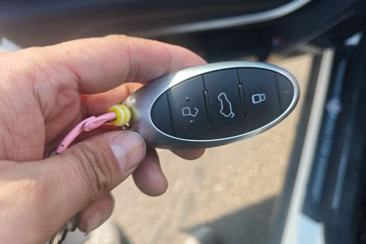 Used Bestune T77 2020 PRO 280 TID Automatic Prestige Model Vehicle Key